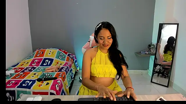 nicol jone1 online show from 01.06.25