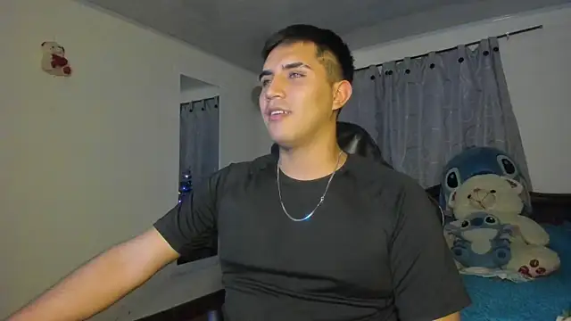 Snapshot of Chris_Maddox chatting on 12.07.24 Chris Maddox online show from 12.07.24