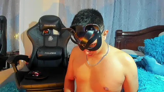 Snapshot of Chris_Maddox chatting on 01.23.25 Chris Maddox online show from 01.23.25