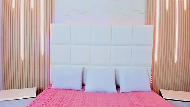 Snapshot of Iris_Thompson_ chatting on 10.18.25 Iris Thompson  online show from 10.18.25