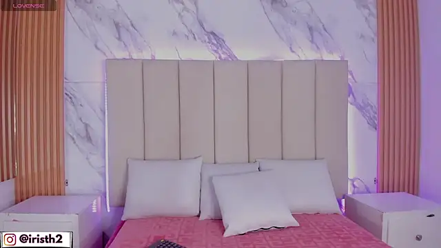 Iris Thompson  online show from 01.08.26