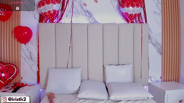 Iris Thompson  online show from 02.15.26