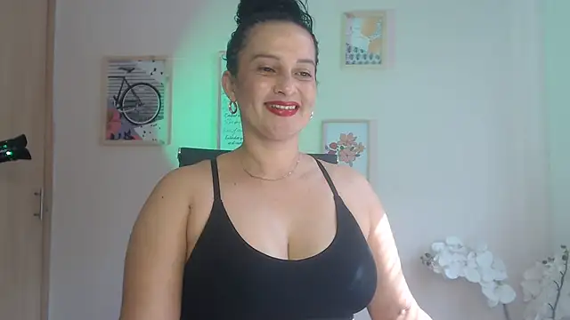 lucy diiaz online show from 02.06.25