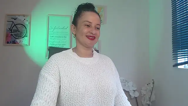 lucy diiaz online show from 02.08.25