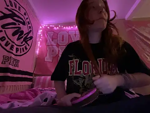 gingerbabe18 online show from 12.19.25