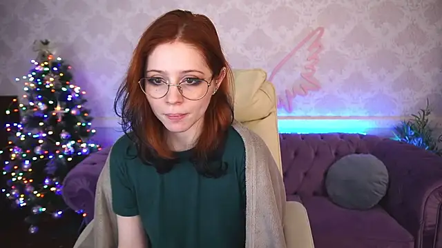 Snapshot of Sasha_Exclusive chatting on 12.13.24 Sasha Exclusive online show from 12.13.24