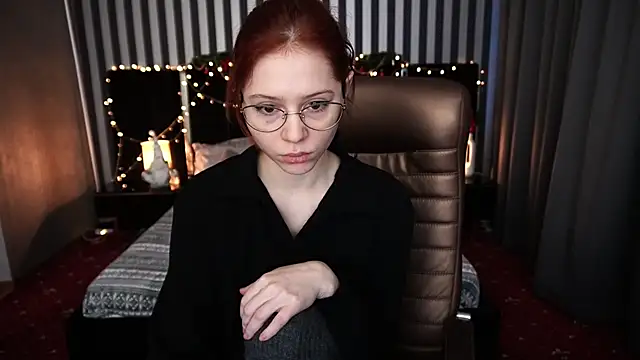 Snapshot of Sasha_Exclusive chatting on 01.02.25 Sasha Exclusive online show from 01.02.25