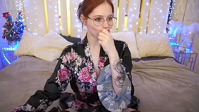 Snapshot of Sasha_Exclusive chatting on 01.07.25 Sasha Exclusive online show from 01.07.25