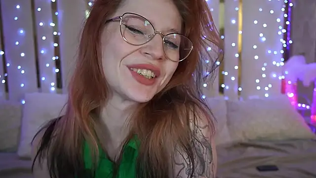Snapshot of Sasha_Exclusive chatting on 02.17.25 Sasha Exclusive online show from 02.17.25