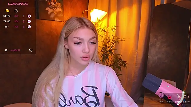 Ella Milla online show from 01.15.25