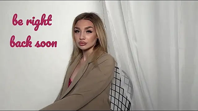 Ella Milla online show from 04.01.26