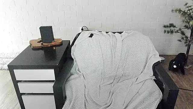 MendiPetite online show from 03.16.26