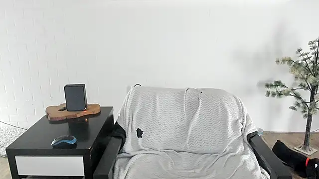 MendiPetite online show from 03.17.26