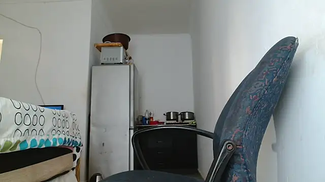 Hugetittiesxx2 online show from 04.05.26