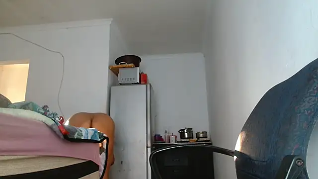 Hugetittiesxx2 online show from 06.02.26