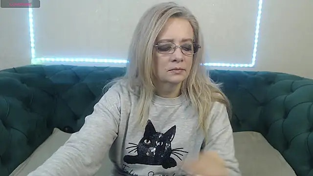 Snapshot of IvanaCharm chatting on 02.12.25 IvanaCharm online show from 02.12.25