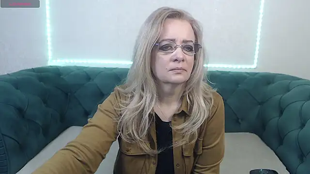 Snapshot of IvanaCharm chatting on 02.24.25 IvanaCharm online show from 02.24.25