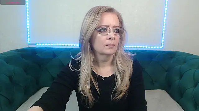 Snapshot of IvanaCharm chatting on 03.01.25 IvanaCharm online show from 03.01.25