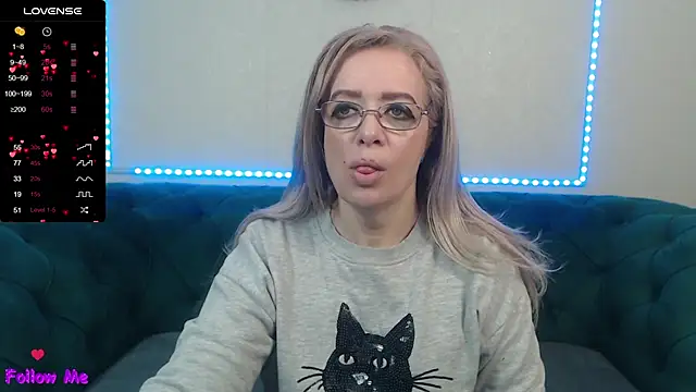 Snapshot of IvanaCharm chatting on 03.10.25 IvanaCharm online show from 03.10.25