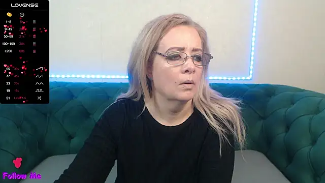 Snapshot of IvanaCharm chatting on 03.21.25 IvanaCharm online show from 03.21.25