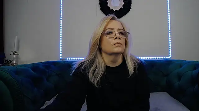 IvanaCharm online show from 11.27.25