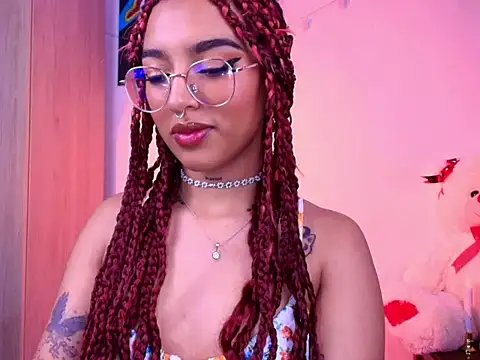 Snapshot of sofia_blossom chatting on 02.11.25 sofia blossom online show from 02.11.25