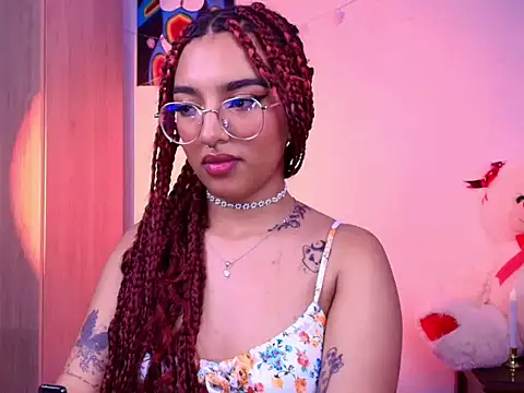 Snapshot of sofia_blossom chatting on 02.11.25 sofia blossom online show from 02.11.25