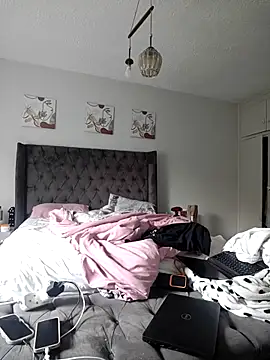 Drippincaty online show from 11.11.25