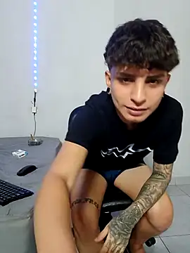 Snapshot of mikecoper_23 chatting on 10.18.25 mikecoper 23 online show from 10.18.25