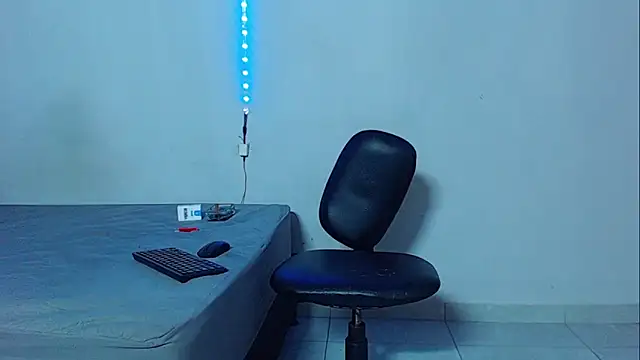 Snapshot of mikecoper_23 chatting on 10.27.25 mikecoper 23 online show from 10.27.25