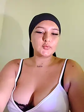 Celeste camila18 online show from 09.18.25