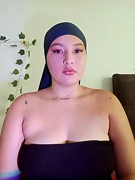 Celeste camila18 online show from 10.11.25