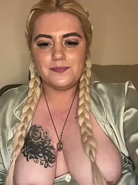 Blondiee3088 online show from 02.10.25