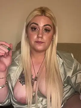 Blondiee3088 online show from 02.12.25