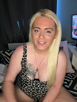 Blondiee3088 online show from 11.17.25