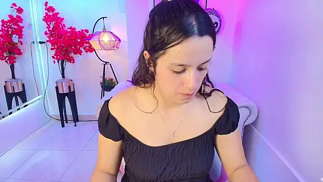 Snapshot of Miia_bela chatting on 10.30.25 Miia bela online show from 10.30.25