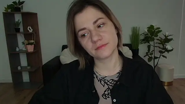 MariaSttone online show from 12.17.24