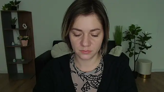 MariaSttone online show from 12.17.24