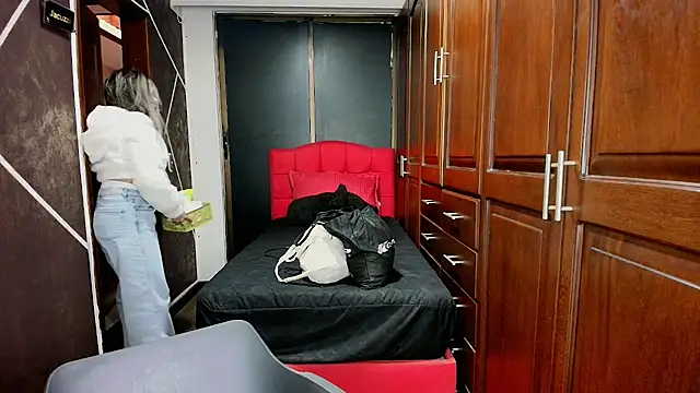 AntonellaRosee  online show from 03.18.25