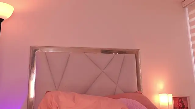 nicollefiorett online show from 01.15.25