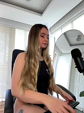 nicollefiorett online show from 09.15.25