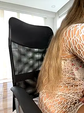 nicollefiorett online show from 10.21.25