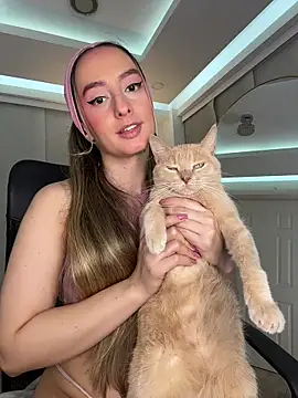 nicollefiorett online show from 11.02.25