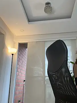 nicollefiorett online show from 03.25.26