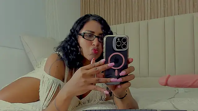 StormyButty18 online show from 09.21.25