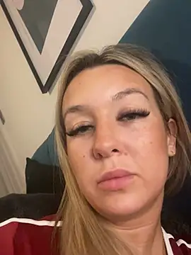 Busty-Bambi online show from 03.14.25