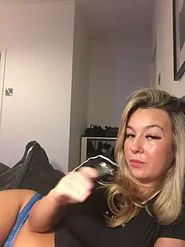 Busty-Bambi online show from 03.19.25