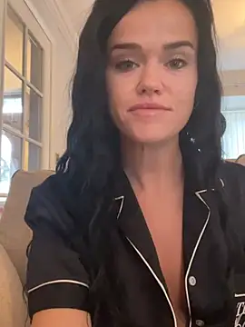 English-Chloe96 online show from 12.17.24
