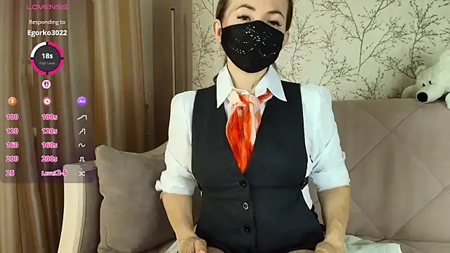 Snapshot of MilfeaN chatting on 09.19.25 MilfeaN online show from 09.19.25