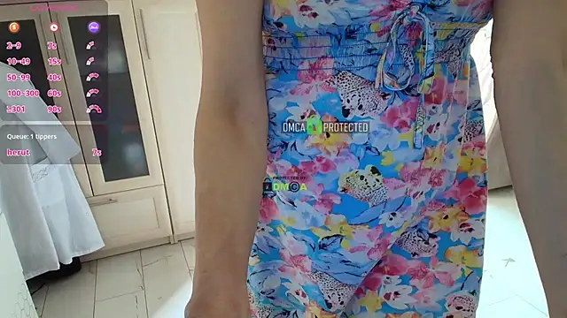 Snapshot of MilfeaN chatting on 10.26.25 MilfeaN online show from 10.26.25